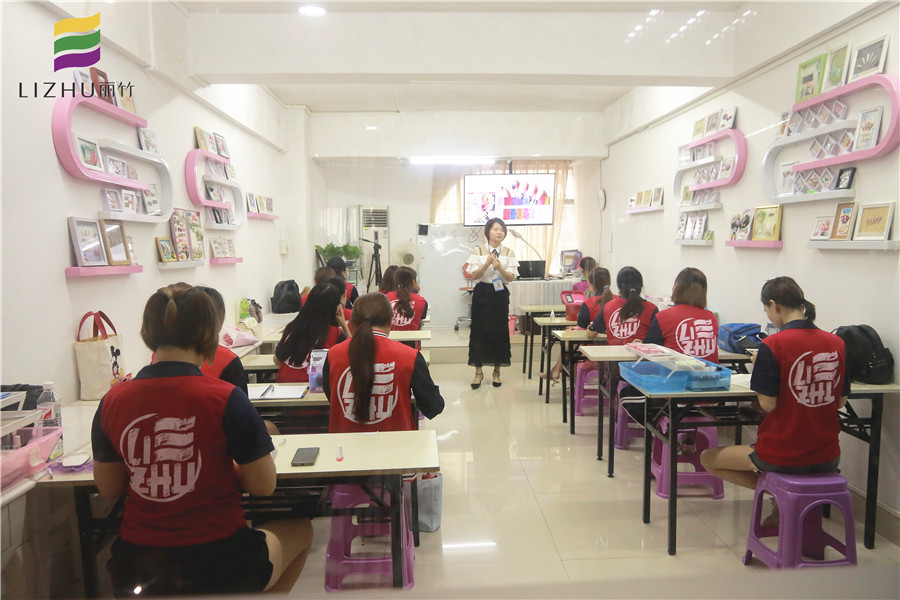 南寧美甲學校：美甲人的打磨時光