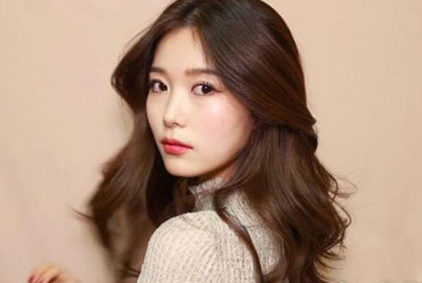 南寧美發(fā)學(xué)校：熱燙頭發(fā)不卷？