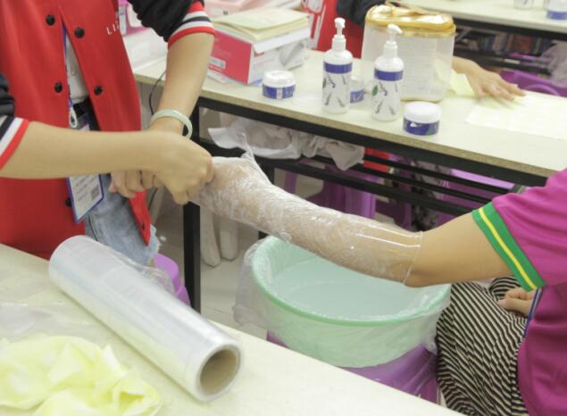 南寧美甲學(xué)校：美甲與美容手部護理的不同