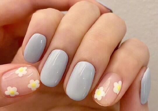 廣西美甲學(xué)校：做美甲的基本步驟