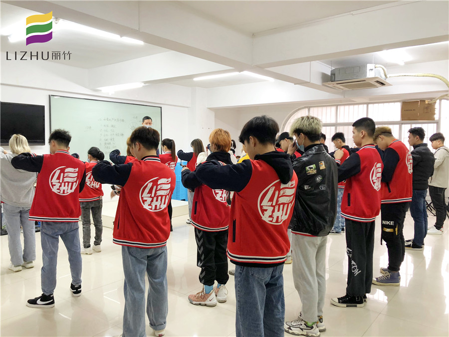 美發(fā)師如何提高自己的美發(fā)技術