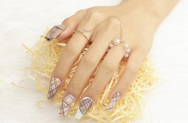 格紋美甲，麗竹學(xué)校美甲班作品分享