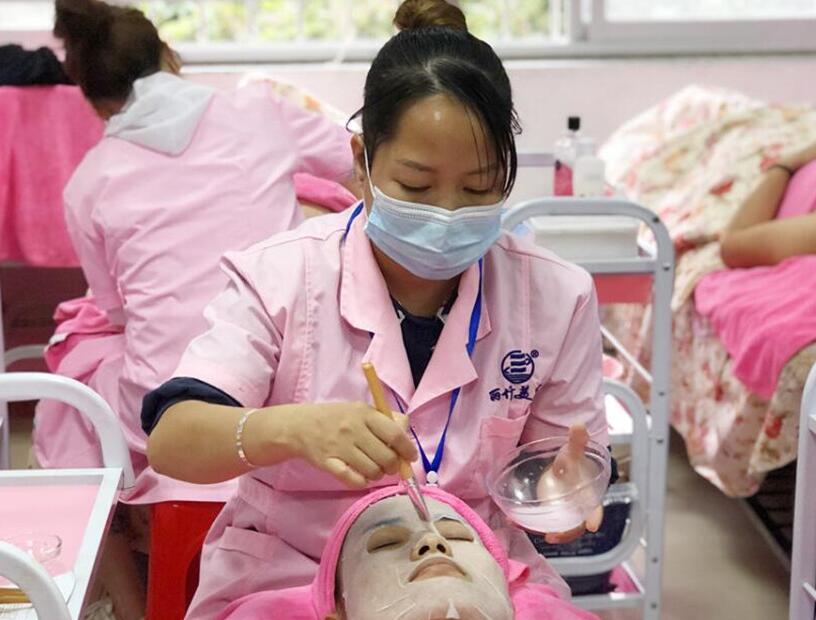 美容學員感言：感謝“小太陽”和“小棉襖”