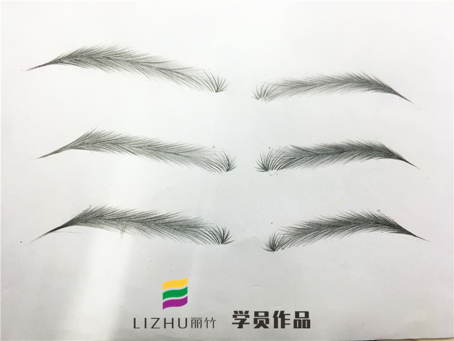 化妝新手如何畫(huà)眉？去廣西出名的彩妝培訓(xùn)看看