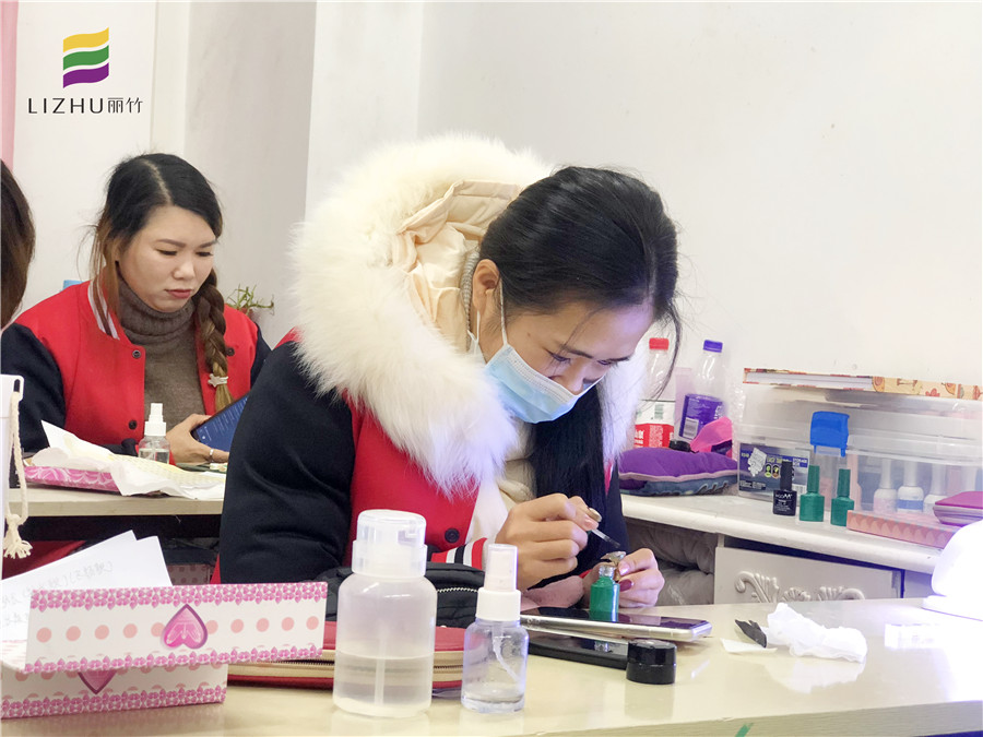 廣西美甲培訓哪家好？看看美甲學員畢業(yè)感言