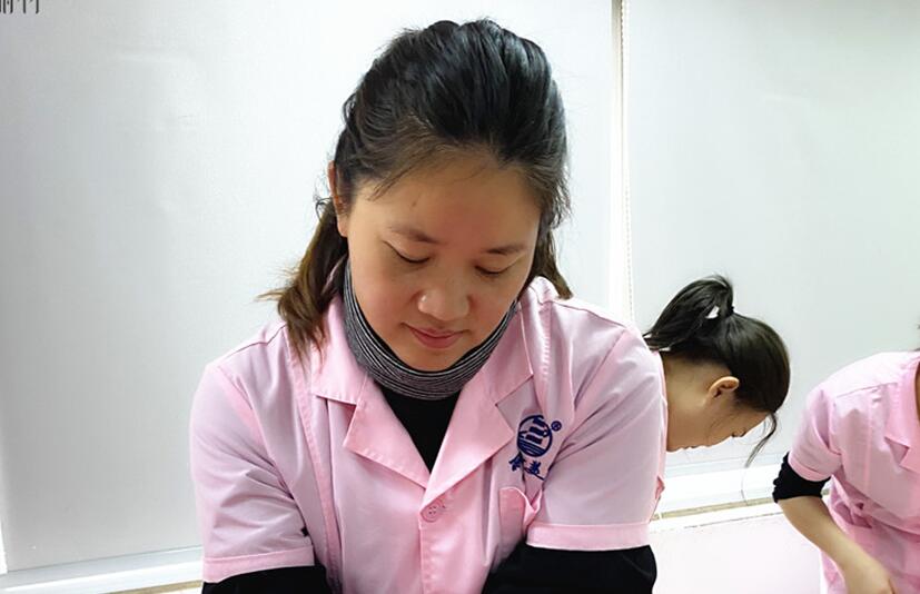 美容學(xué)子感言：不愧是廣西師資強(qiáng)的美容學(xué)校