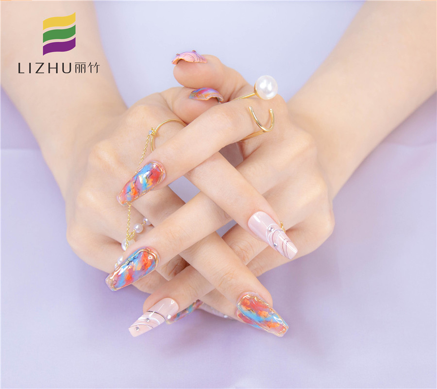 日式暈染美甲作品，南寧美甲培訓分享