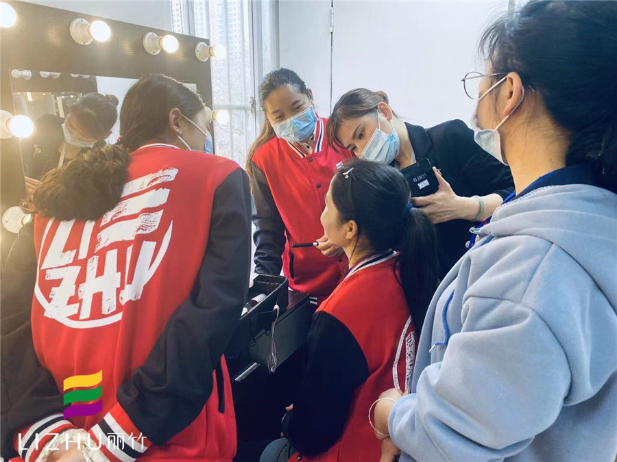 廣西哪里可以學(xué)化妝？麗竹學(xué)校歡迎參觀試聽