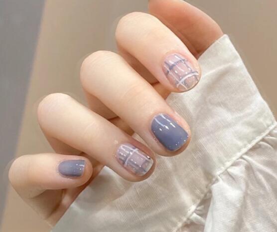 指甲油不卸可繼續(xù)涂嘛？快來看看南寧美甲培訓(xùn)班怎么說