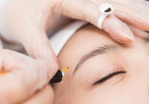 廣西紋繡學校全員討論：紋繡過后為什么會掉色？