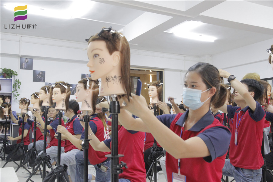 那些只有在廣西正規(guī)美發(fā)學校才會教的技術