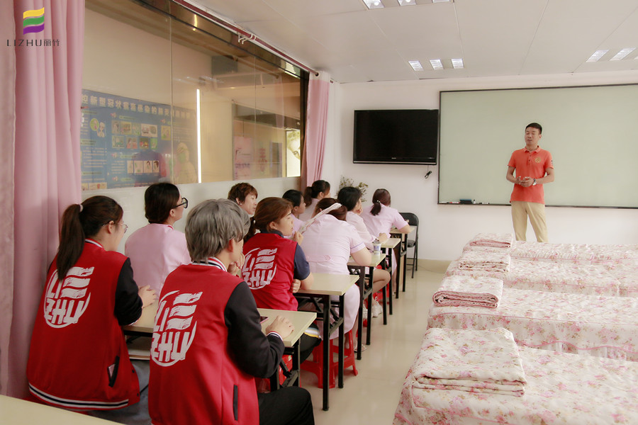 廣西美容學(xué)校愛情故事”美容美發(fā)就業(yè)宣講專場(chǎng)