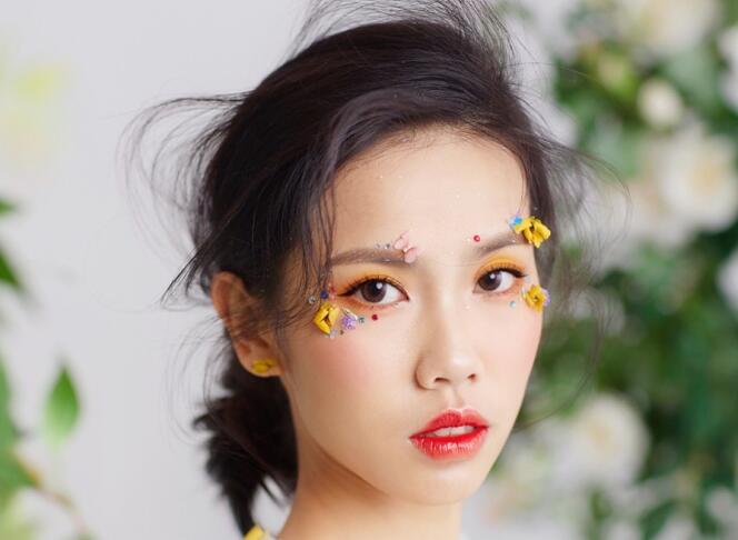 森系抽絲新娘造型，帶你領(lǐng)略南寧專業(yè)化妝培訓(xùn)技術(shù)