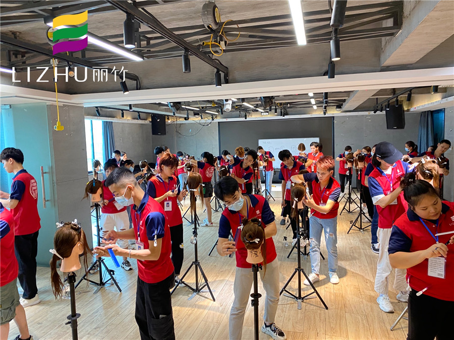 學(xué)美發(fā)，請(qǐng)到南寧專業(yè)美發(fā)培訓(xùn)學(xué)校