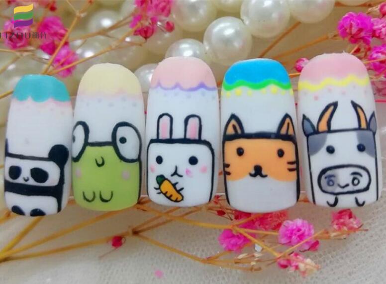 南寧美甲學(xué)校學(xué)員彩繪花朵美甲作品