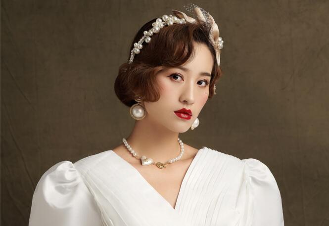 廣西有實力的化妝學校：輕復(fù)古新娘系列