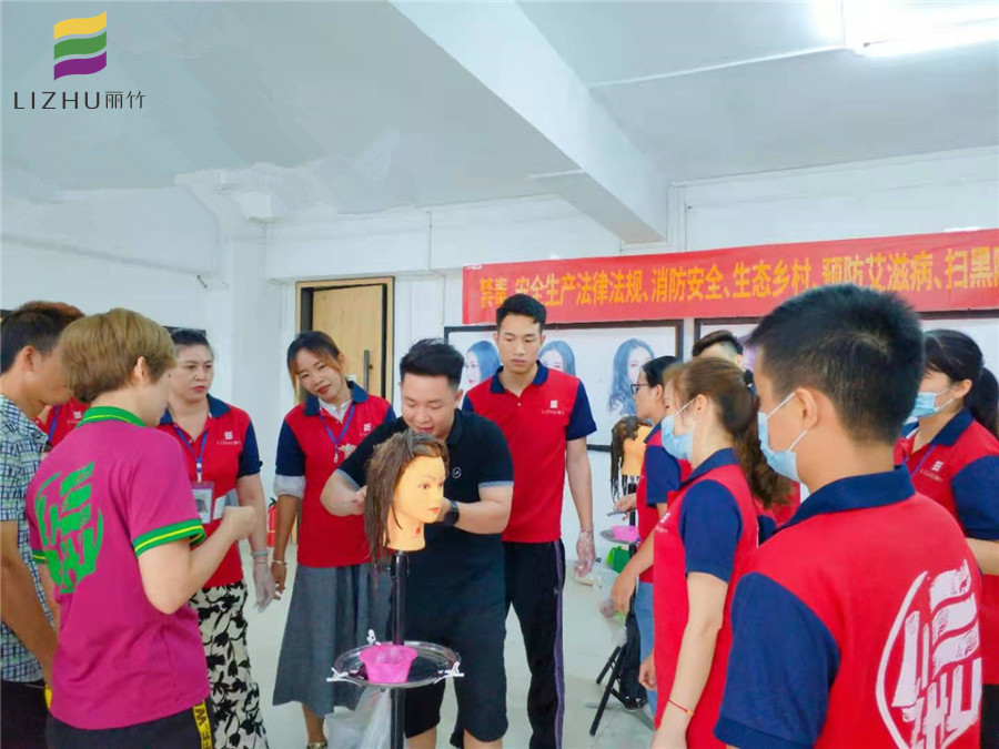 南寧專業(yè)的美發(fā)學(xué)校有哪些？來(lái)麗竹學(xué)?？纯?>
								
								<span id=