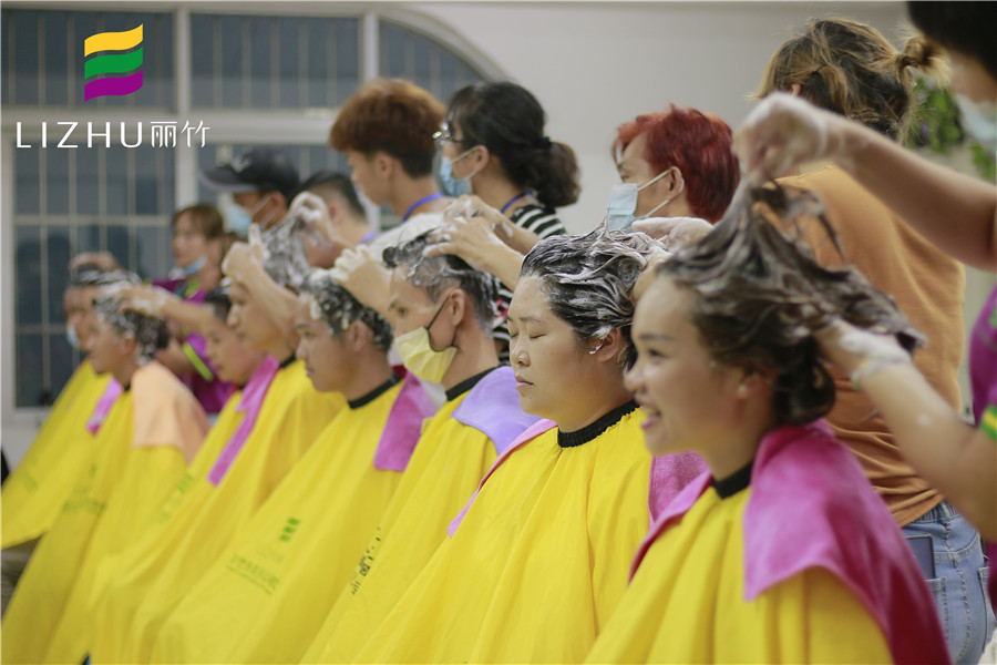 坐著怎么洗頭？南寧專業(yè)美發(fā)培訓(xùn)教你