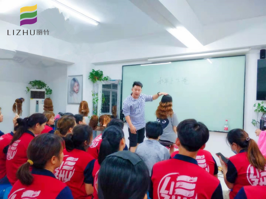 南寧美發(fā)去哪里進(jìn)修？麗竹美發(fā)學(xué)校歡迎你