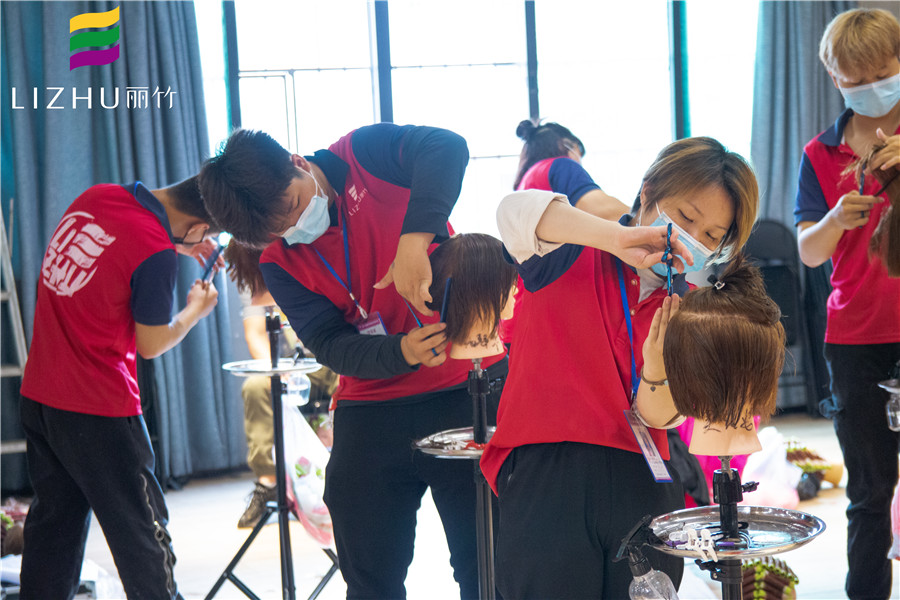 真人實(shí)操考核，檢驗(yàn)?zāi)蠈幟腊l(fā)學(xué)校哪家專業(yè)