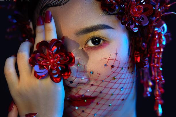 輕奢復(fù)古名媛造型，看南寧化妝學(xué)校哪家?guī)熧Y強(qiáng)