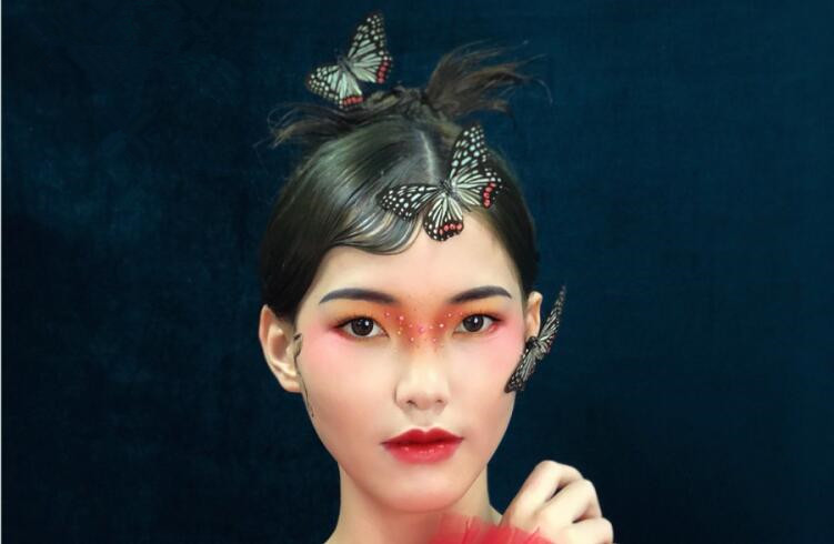 元氣蝴蝶妝容，彰顯南寧學(xué)彩妝的學(xué)校哪家?guī)熧Y強