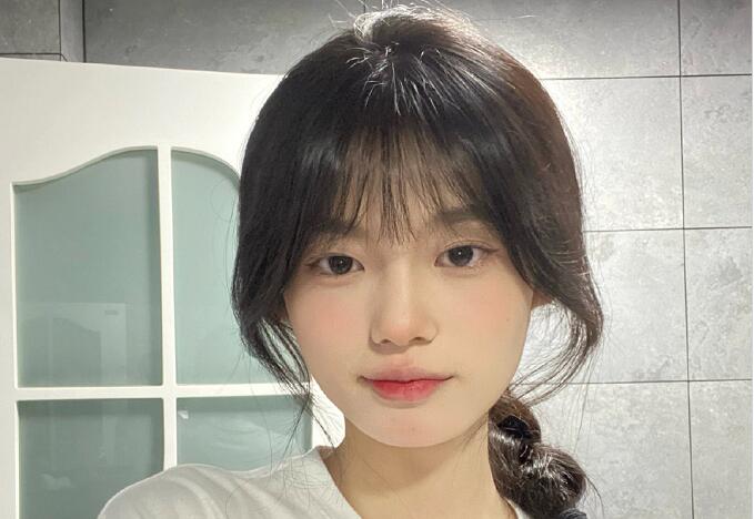 粉嫩韓國學(xué)妹妝，快和廣西彩妝造型學(xué)校學(xué)起來