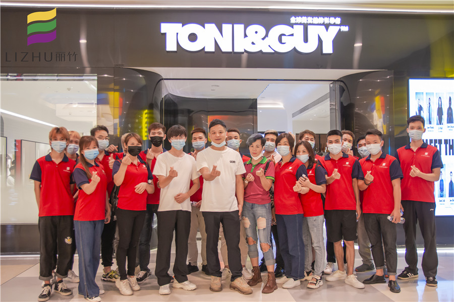 廣西美發(fā)培訓(xùn)學(xué)校就業(yè)觀摩，為學(xué)員提供就業(yè)保障