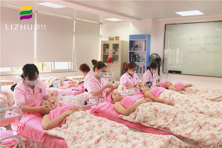 美容護(hù)膚基本常識(shí)，南寧美容培訓(xùn)班分享技巧