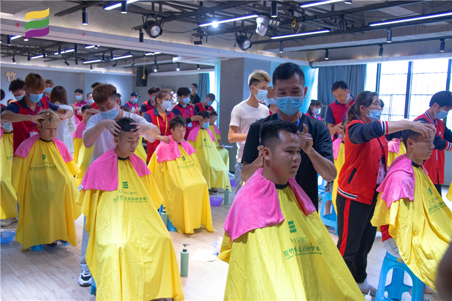 南寧美發(fā)學(xué)校哪家?guī)熧Y強(qiáng)？到麗竹美發(fā)學(xué)?？纯?>
								
								<span id=