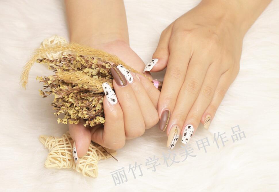 如何擁有閃亮健康的指甲？和南寧美甲培訓(xùn)機(jī)構(gòu)一起學(xué)