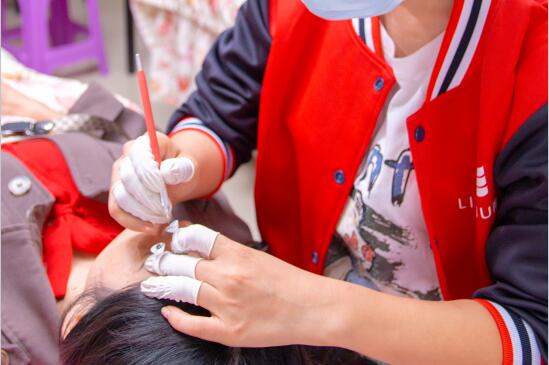 如何選擇紋繡色乳？南寧紋繡培訓(xùn)學(xué)校手把手教你