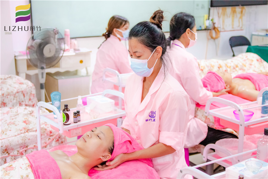 你為什么要做肩頸護理？南寧專業(yè)美容培訓(xùn)幫你分析