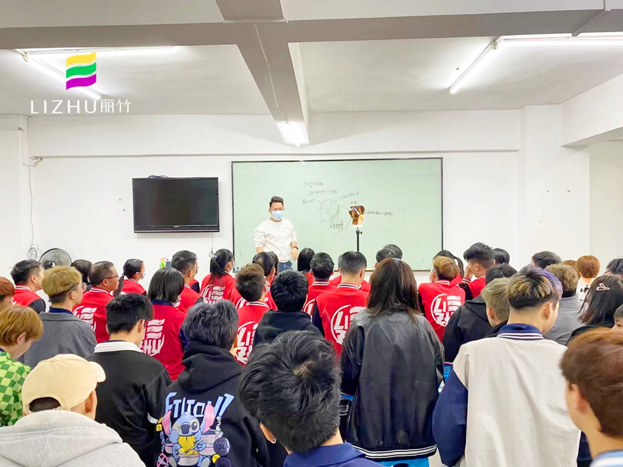 美發(fā)方形堆積注意事項，廣西美發(fā)師培訓(xùn)班課程教授