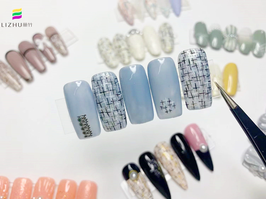 名媛小香風(fēng)美甲，廣西南寧美甲學(xué)校學(xué)員作品