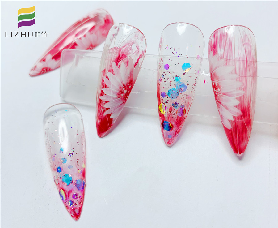 欣賞雛菊新年美甲，告訴你南寧哪里教的美甲受歡迎