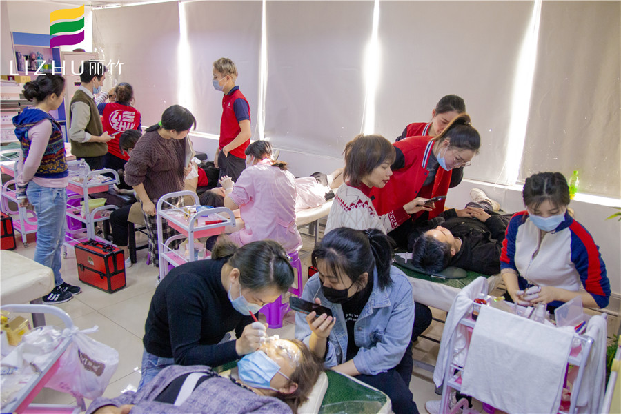 南寧哪里可以學(xué)紋繡？麗竹5月紋繡培訓(xùn)歡迎你