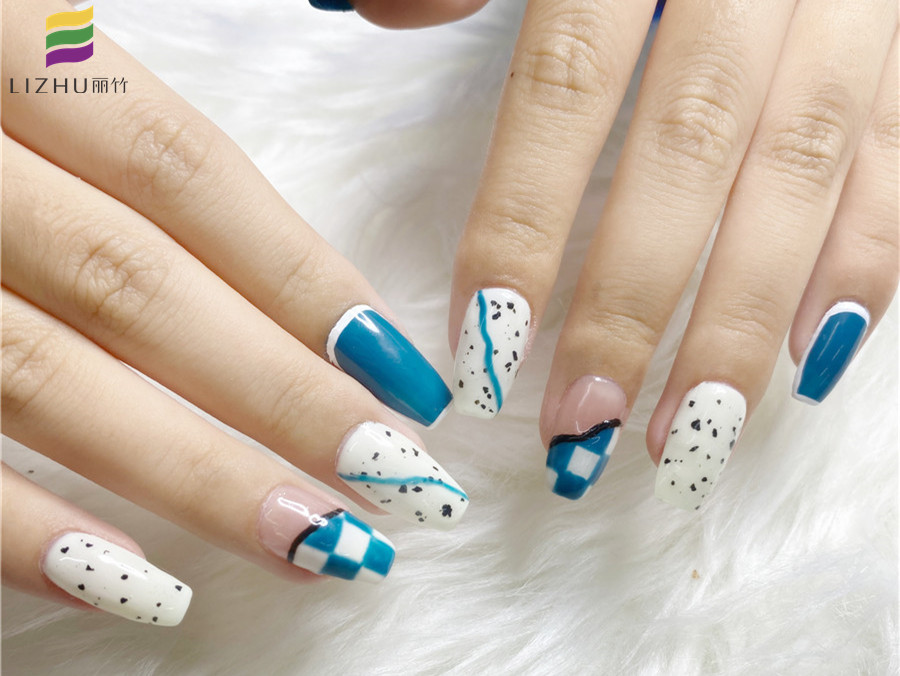 秋冬撞色美甲推薦，看看廣西南寧美甲學校哪家教得好