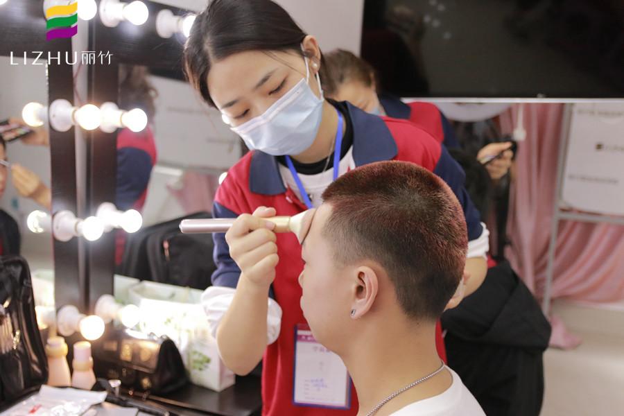 廣西化妝學(xué)習(xí)資料分享：化妝刷有保質(zhì)期嗎