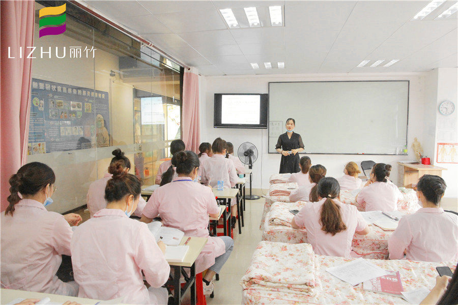 南寧學(xué)習(xí)美容在哪里？麗竹美容培訓(xùn)班火熱招生