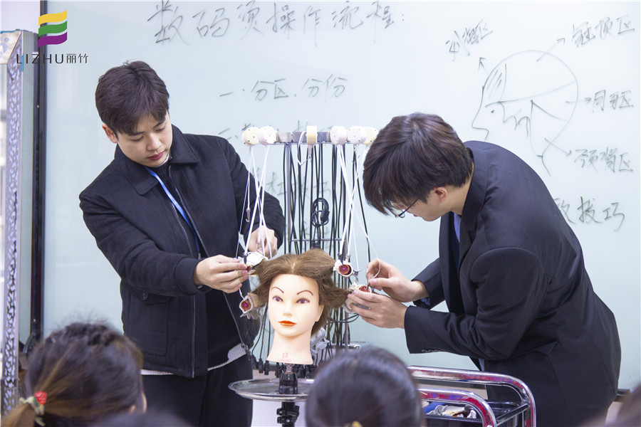 數(shù)碼燙操作流程，學燙染到麗竹學校