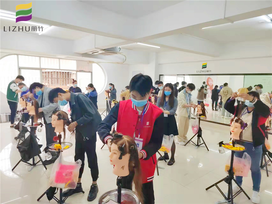 廣西哪家美發(fā)學(xué)校招生多？有圖有真相告訴你