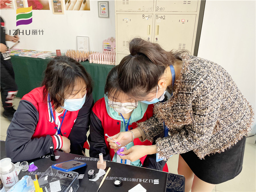 南寧美甲培訓學校哪家好？歡迎到麗竹美甲精 英班試聽