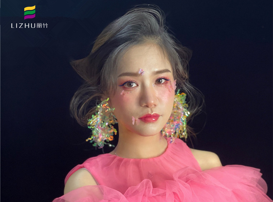 新娘桃花妝造型，告訴你學新娘妝到哪里學