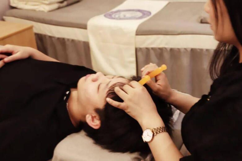 頭部撥筋的好處，南寧美容學校十大品牌課程