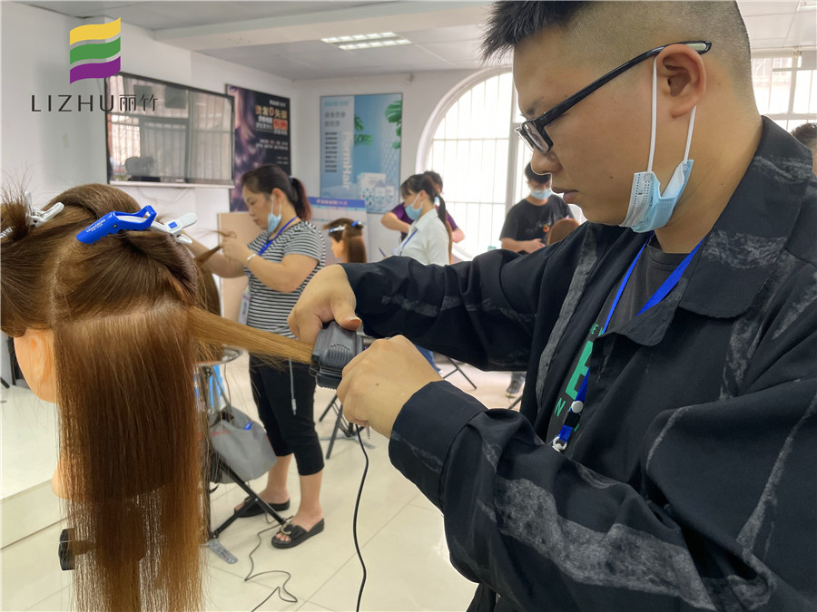 拉直發(fā)的教程知識點概括，廣西學燙染一對一教學