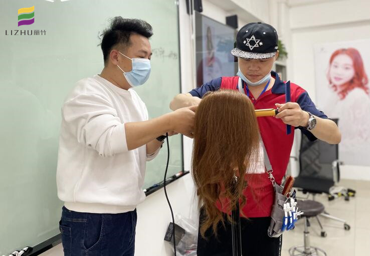 美發(fā)電棒基礎(chǔ)手法，南寧美發(fā)電棒造型培訓班