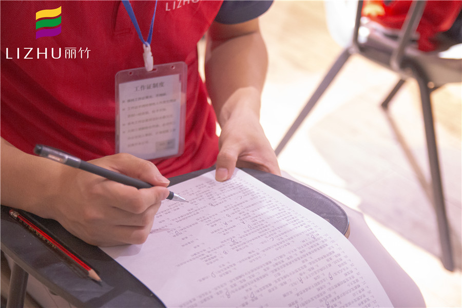 南寧美發(fā)職業(yè)培訓(xùn)學(xué)?？己耍荷嗬碚摽荚?>
								
								<span id=