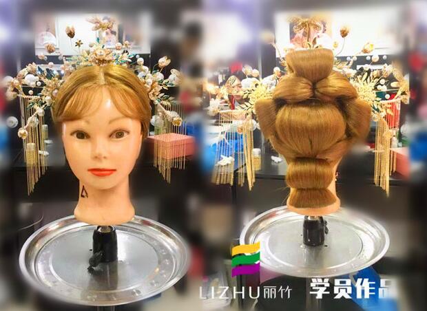 秀禾卷筒造型手法，廣西新娘化妝培訓(xùn)給你教程