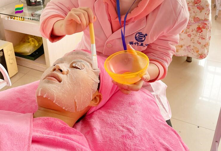 臉部嚴重缺水怎么快速補水？廣西美容護膚培訓有妙招